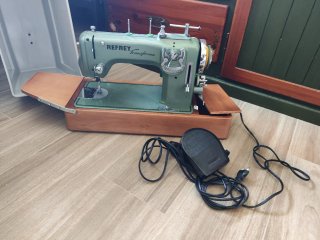 Máquina de coser Refrey Transforma
