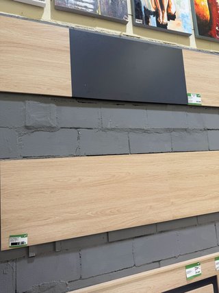 Cabecero de madera y polipiel negro