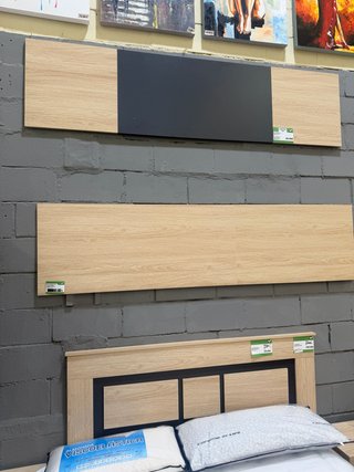 Cabecero de madera y polipiel negro