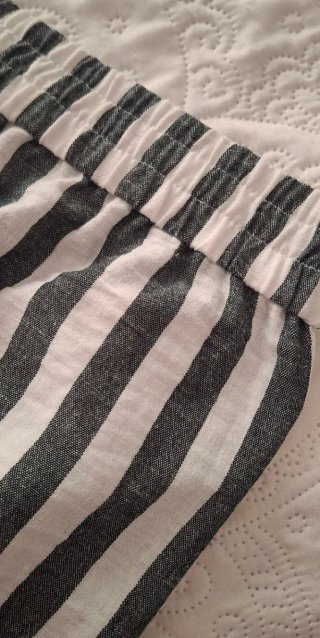 Pantalón ancho de rayas, lino.