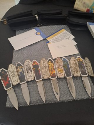 Franklin Mint Cuchillos Colección Monstruos Oro 24