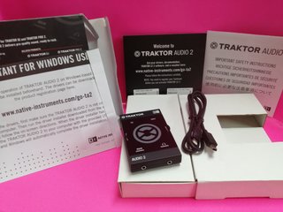 TRAKTOR AUDIO 2 Tarjeta Sonido DJ