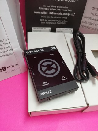 TRAKTOR AUDIO 2 Tarjeta Sonido DJ