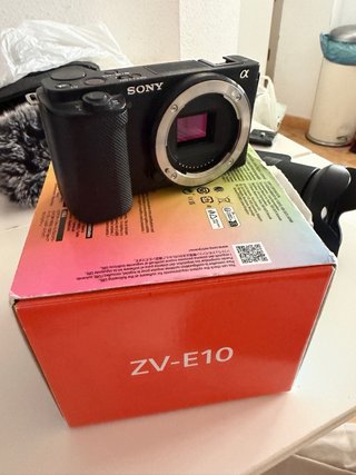 Sony ZV-E10 + Tamron 17-70mm f/2.8