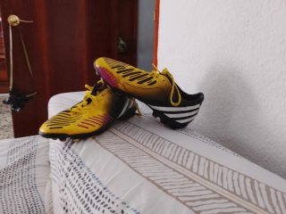 Botas de fútbol Adidas amarilloas Talla 36/
