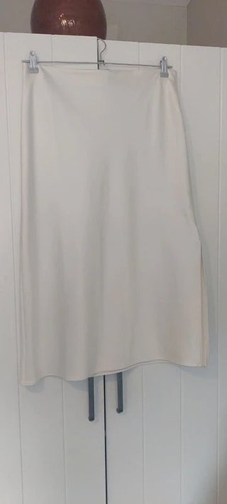Falda blanca larga