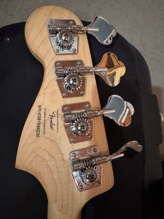 Bajo Fender Squier Jazz Bass