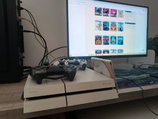 PS4 1TB v11.00+Blu-ray+2 mandos.