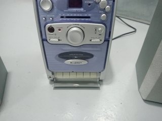 Mini cadena Bluesky con altavoces y mando