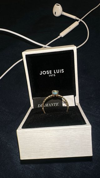 Anillo Oro 18k Diamantes y Topacio Azul Cielo