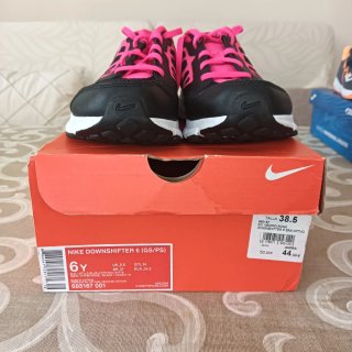 Zapatillas Nike Negras y Rosas