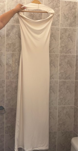 Vestido largo elegante beige