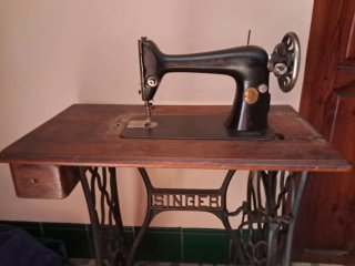 Máquina de coser Singer antigua