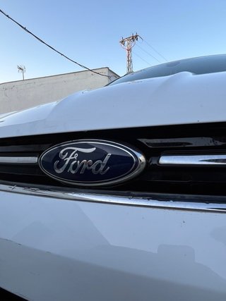 FORD Kuga 2.0 TDCi - 140 CV - 4x2 Titanium