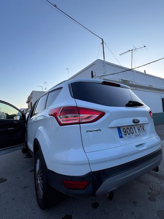 FORD Kuga 2.0 TDCi - 140 CV - 4x2 Titanium