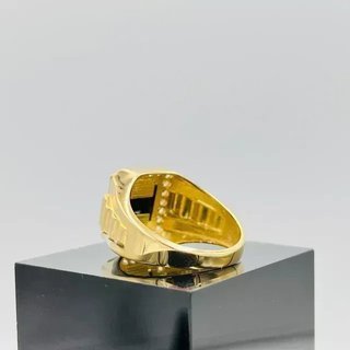 Anillo Sello Medusa Cuadrado Oro 18K