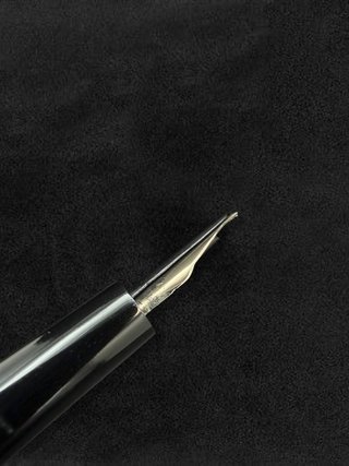 Pluma Antigua Mabie Todd Swan