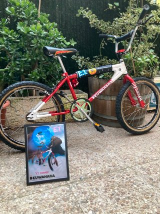 Réplica Bicicleta E.T. Kuwahara Roja