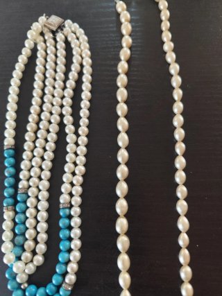 Collana perle bianche e turchesi