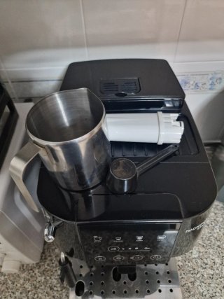 Cafetera Delonghi Magnifica Start Negra