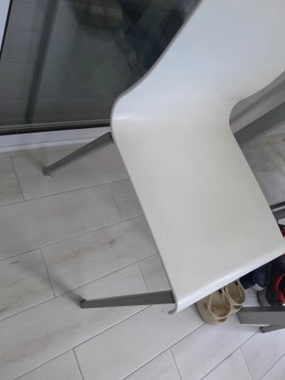 Juego de 4 sillas blancas
