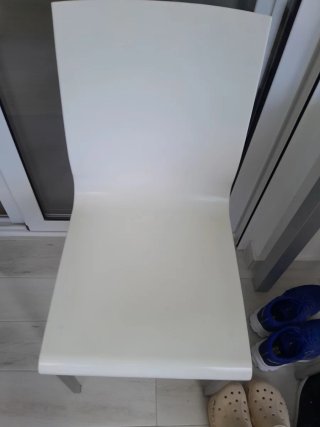 Juego de 4 sillas blancas