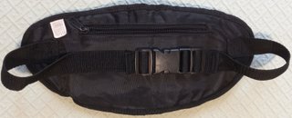 Riñonera deportiva multi-bolsillos.