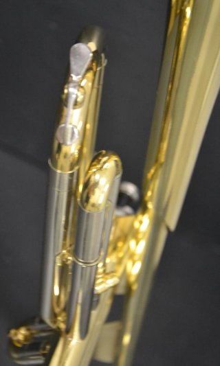 Trompeta Sib Courtois Evolution III Lacada