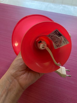 Lamparita de mesa roja