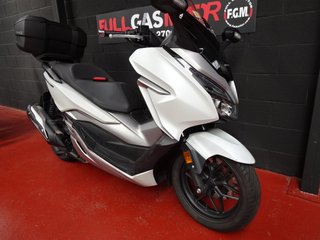 Honda Forza 300 Maxi Scooter Automática
