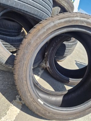 Neumáticos 235/45/R19 95v