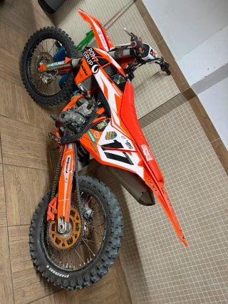 Moto KTM 300 Enduro/Motocross N°17