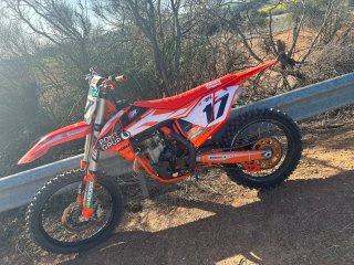 Moto KTM 300 Enduro/Motocross N°17