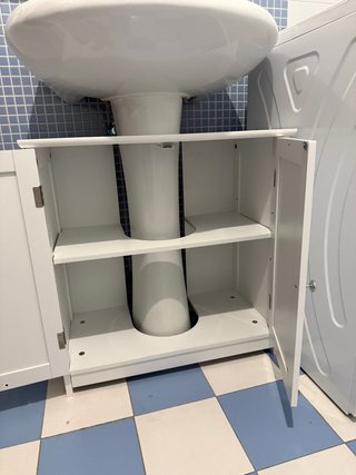 Mueble de lavabo de madera blanco