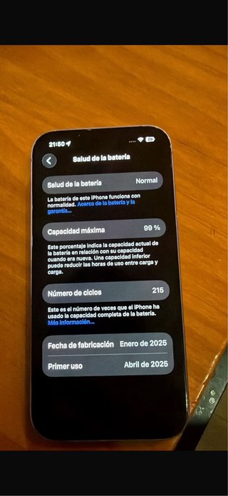 iPhone 16 azul con solo 2 meses de uso
