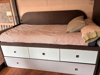 2 camas con cama supletoria debajo (4 en total)