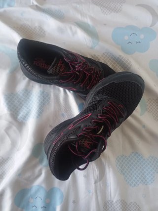 Deportivas Joma Mujer Negras y Fucsia Talla 37