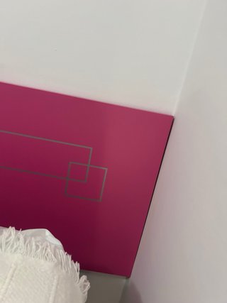 Cabecero de cama rosa y plata