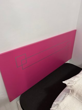 Cabecero de cama rosa y plata