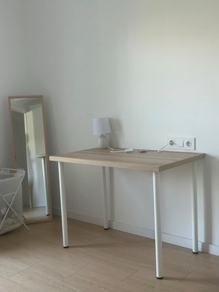 Escritorio madera y espejo
