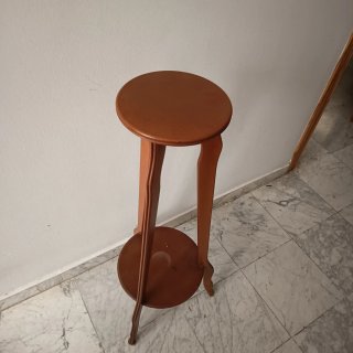 Mesa auxiliar redonda de madera