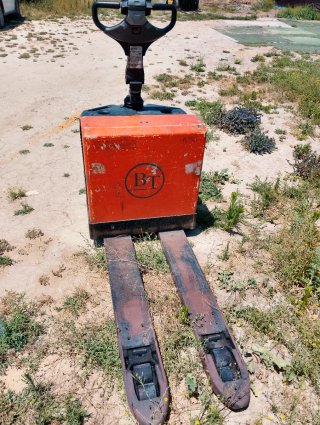 Apilador transpaleta B T  eléctrica 24V para repar