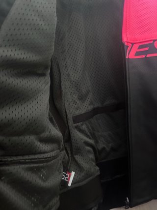 Chaqueta Dainese Negra y Roja