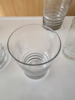 Set di 5 bicchieri di vetro antichi