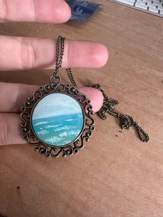 Collar colgante ovalado pintado a mano