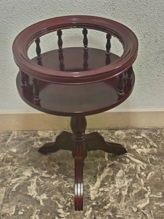 Mesa auxiliar redonda de madera y mármol
