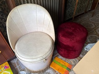 Sillones Vintage Piel Roja mas muchas antigüedades