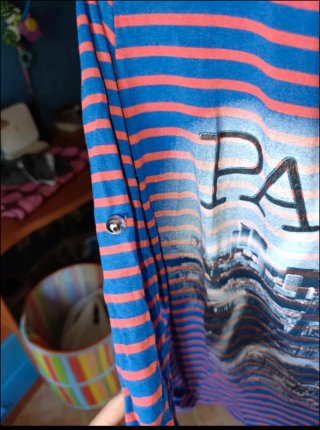 Camiseta rayas azul y roja París Torre Eiffel