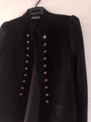Chaqueta militar negra botones plateados