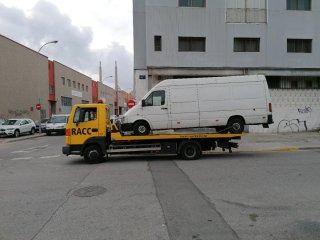 Nissan atleon 80.190 2010